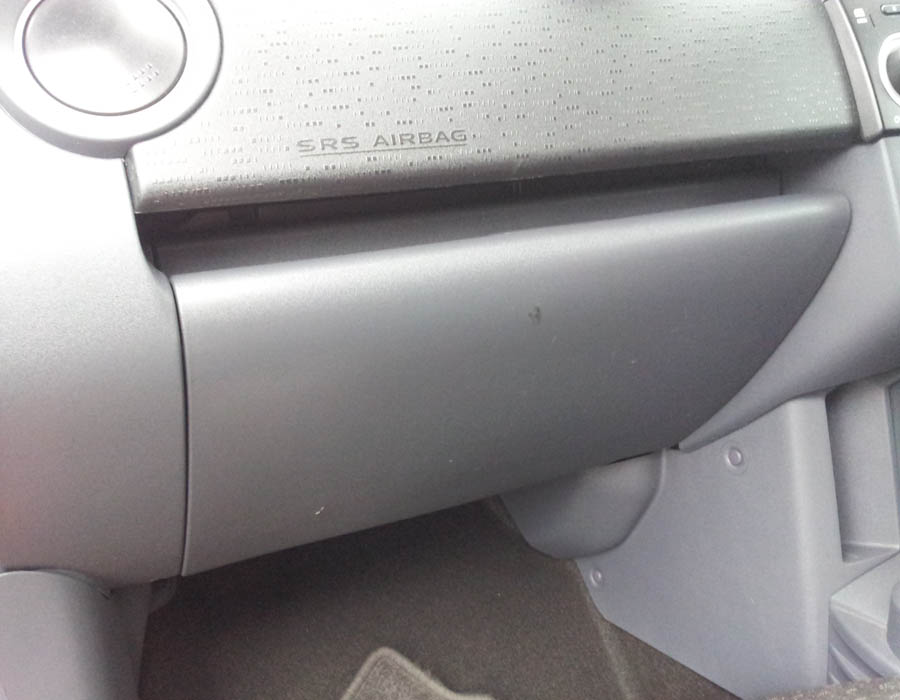 Mitsubishi Colt CZ1 Glove box